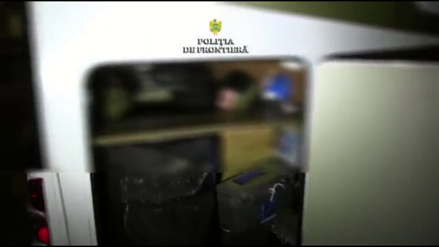 Un iranian a încercat să scoată din România 6 imigranți ascunși într-o rulotă