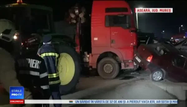 Prăpăd pe o șosea din Mureș. Salvatorii au găsit un morman uriaş de fiare