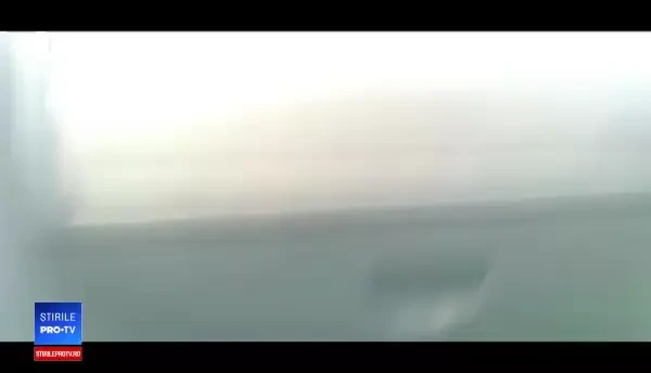 Jandarmi bătuți cu bâtele, de mai mulți bărbați care furau motorină dintr-o cisternă