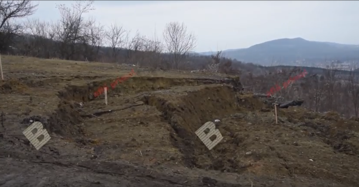 Alunecare de teren în apropierea unui drum județean din Bistrița