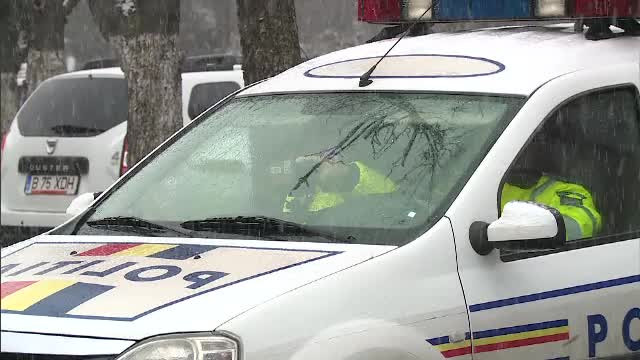 Un şofer s-a încăpăţânat să mituiască un agent de la Rutieră. L-a sunat şi acasă