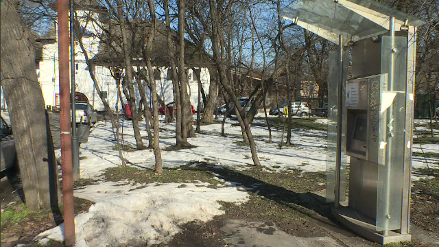 400.000 de euro pentru infochioșcuri stricate. Turist: ”Sunt inutile. La fier vechi!”