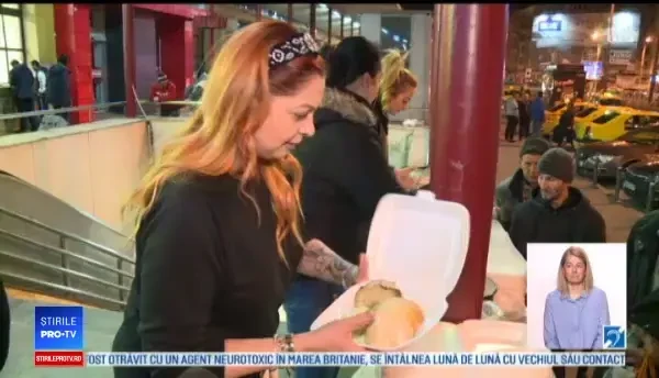 Gestul făcut de 4 doamne din Bucureşti pentru cei fără adăpost. Trebuie să-i acceptăm