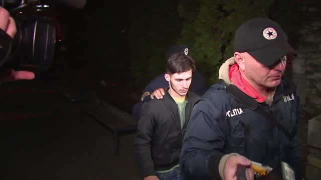 Cine este tânărul găsit mort în centrul Piteştiului după ce a fost aruncat dintr-o maşină