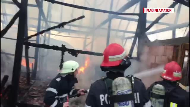 Incendiu într-o localitate constănțeană. Bărbat găsit carbonizat, în locuința sa