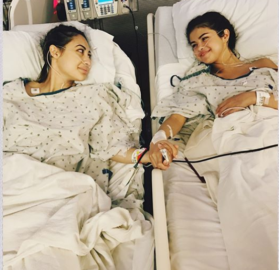 Selena Gomez, la un pas de moarte după transplantul de rinichi