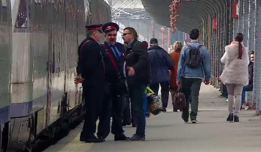 Călătorii gratuite cu trenul, o lună, pentru tinerii care împlinesc 18 ani