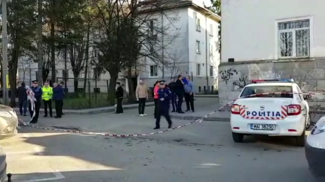 Tânărul aruncat în stradă, în Pitești, a murit cu zile. Detalii bulversante din dosar