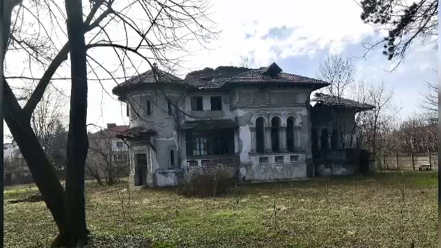Casa Miclescu din Capitală, o ruină după ce proprietarul a lăsat-o de izbelişte