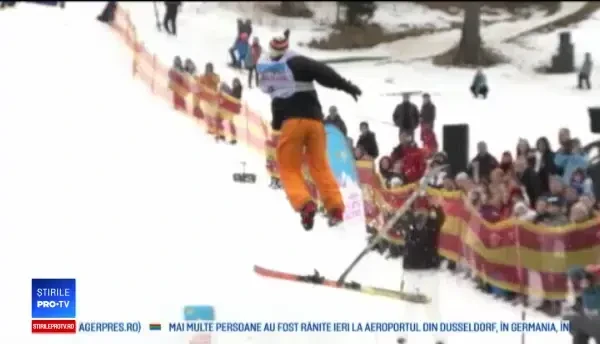 Concurs de alunecat pe zăpadă şi apă, la Păltiniş. O echipă a venit cu grătarul plutitor