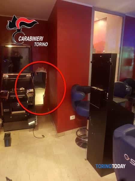 furt la o sala de jocuri din Torino