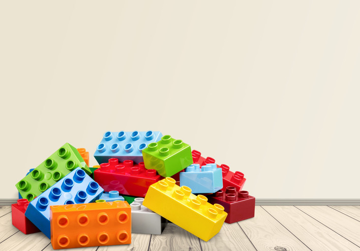 Mii de CV-uri pentru un job de constructor de lego în UK. Salariul pentru acest post