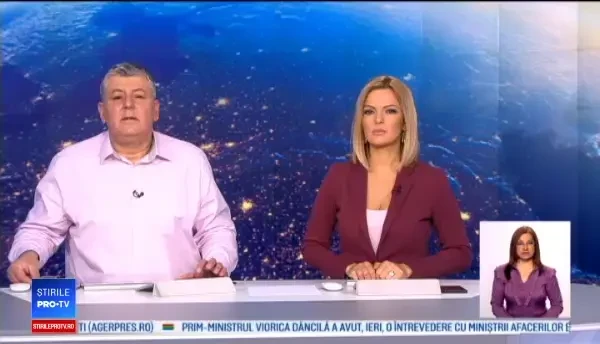 Acrobaţie uluitoare, în Grecia. De ce a dansat o tânără atârnată de podul Patras