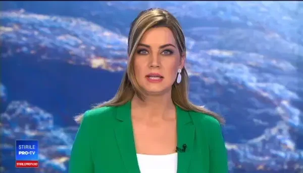 Zeci de tone de piatră au căzut pe drum, între Băile Herculane şi Baia de Aramă