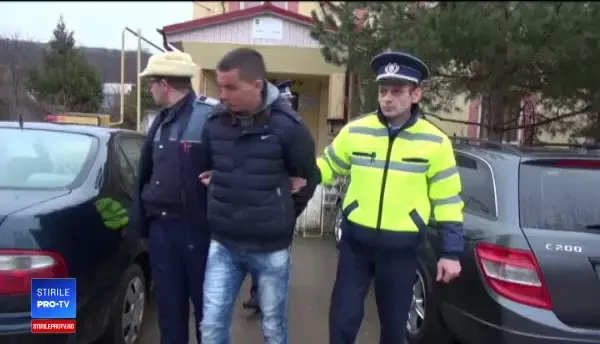 Tânăr de 21 de ani, reţinut după ce ar fi furat dintr-un magazin. Cum a incercat să-şi ascundă urmele