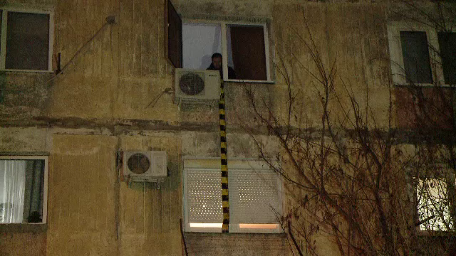 A căzut de la etajul trei al blocului şi a murit. Tragedia s-a petrecut după ce soţia l-a anunţat că îl părăseşte