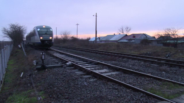 Bărbat de 70 de ani, lovit mortal de un tren. Un angajat CFR a încercat să îl atenţioneze