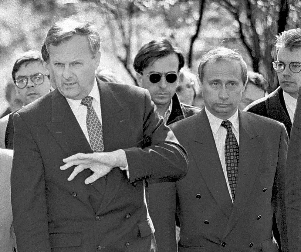 Putin a dezvăluit că voia să se facă taximetrist. "Dormeam cu puşca sub pernă"