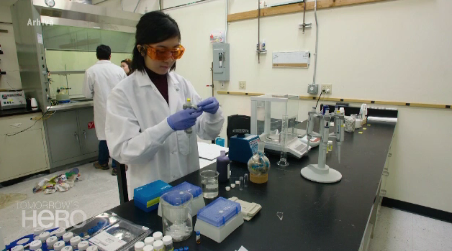 Descoperire îngrijorătoare a cercetătorilor în apa îmbuteliată în peturi