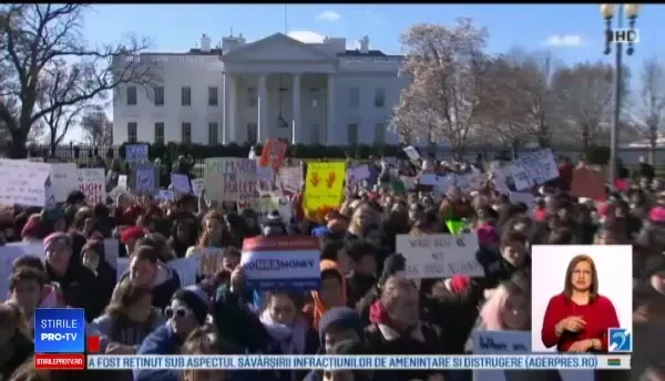 Mii de elevi s-au întors cu spatele la Casa Albă: Nu mai tăcem!