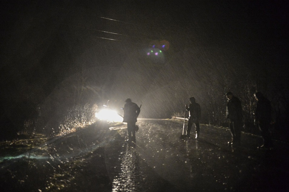 38 de localităţi din 14 judeţe sunt sub ape. Eforturi disperate în oraşul Făgăraş