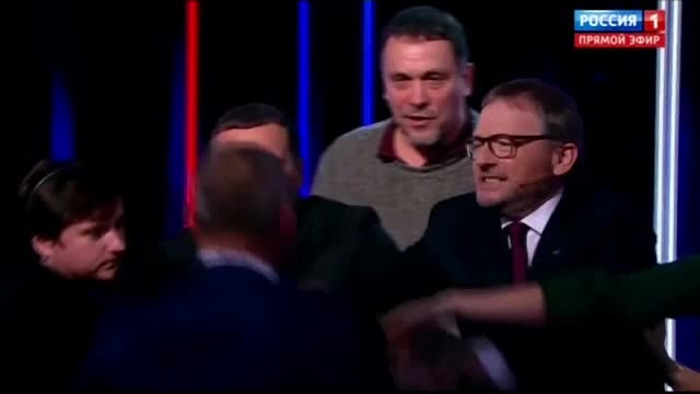 Bătaie în direct la TV între candidaţii la alegerile prezidenţiale din Rusia