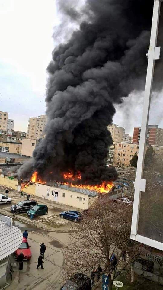 incendiu piata arad