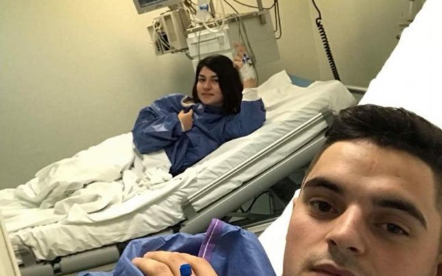 Tânărul care i-a donat o parte din ficat unei necunoscute, cetățean de onoare în localitatea acesteia