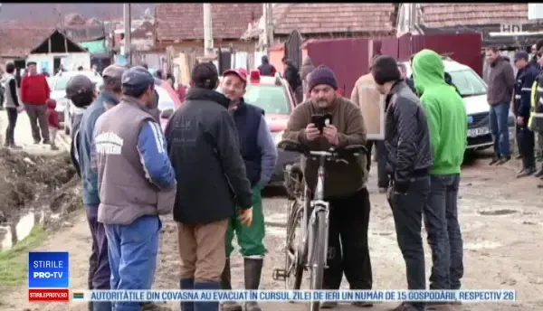 38 de localităţi din 14 judeţe sunt sub ape. Eforturi disperate în oraşul Făgăraş