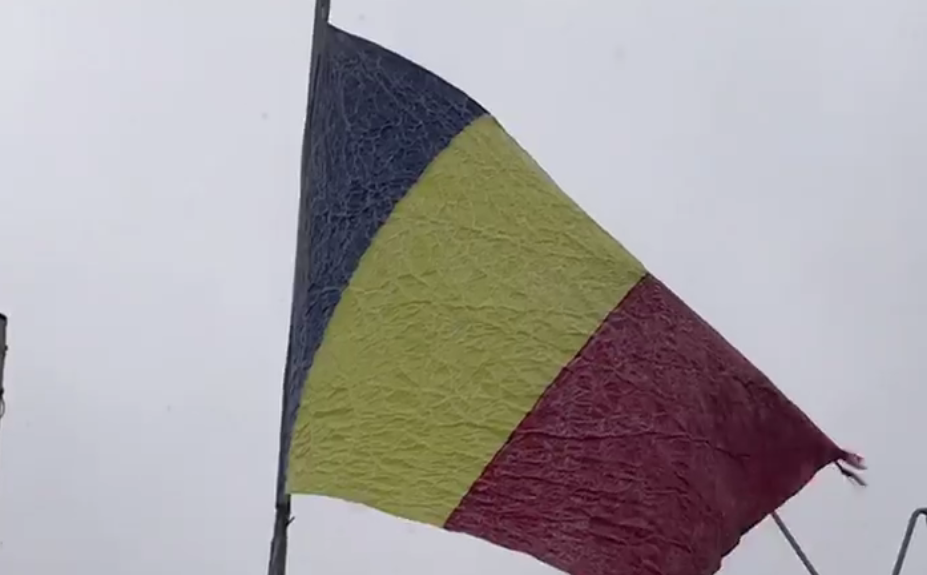 Freezing rain București. Drapel înghețat în zona Grozăvești