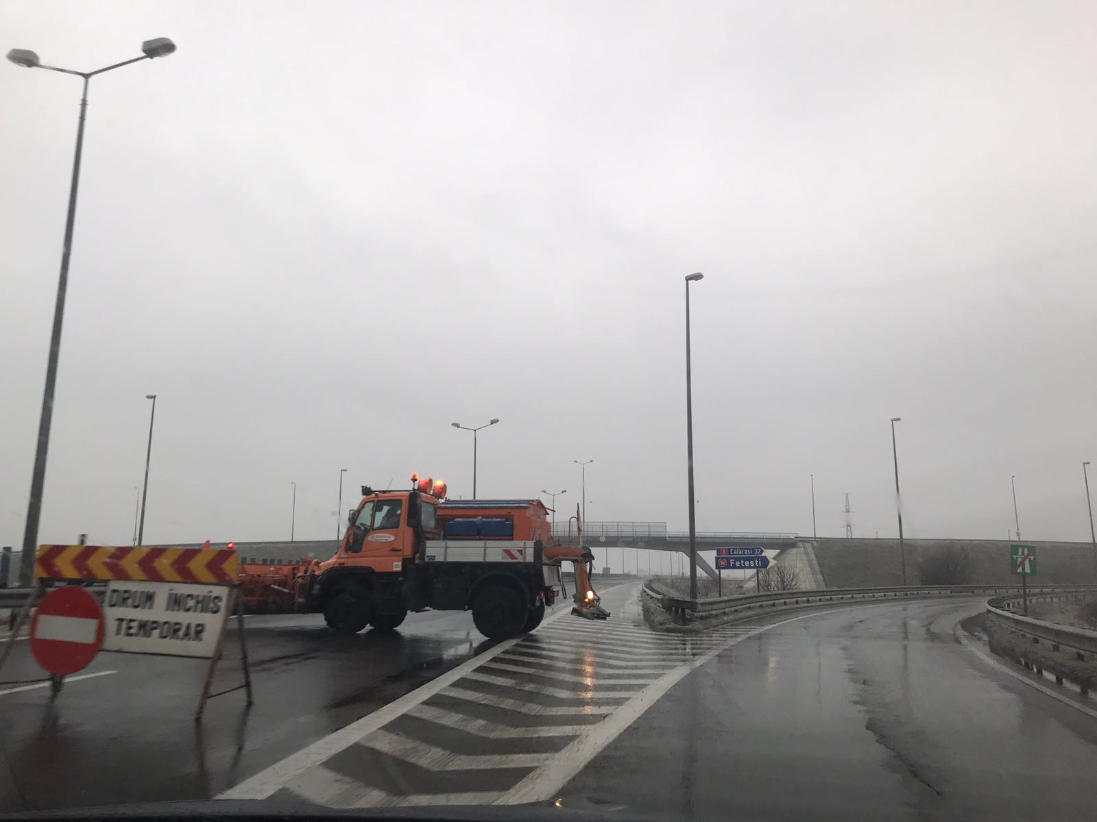 Infotrafic: Trafic reluat pe A2, drumuri naționale cu circulație îngreunată de inundații