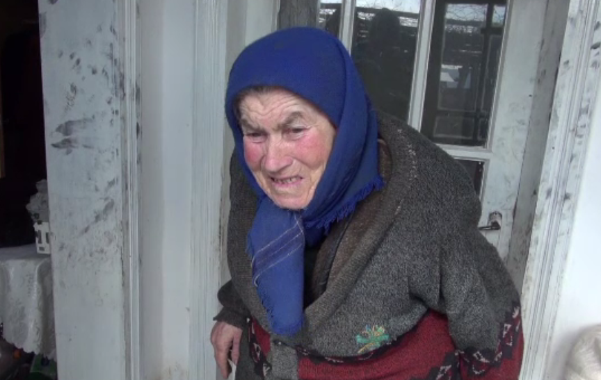 Bătrână de 83 de ani, tâlhărită de două ori într-o săptămână. De frică, prima dată nu s-a dus la Poliție