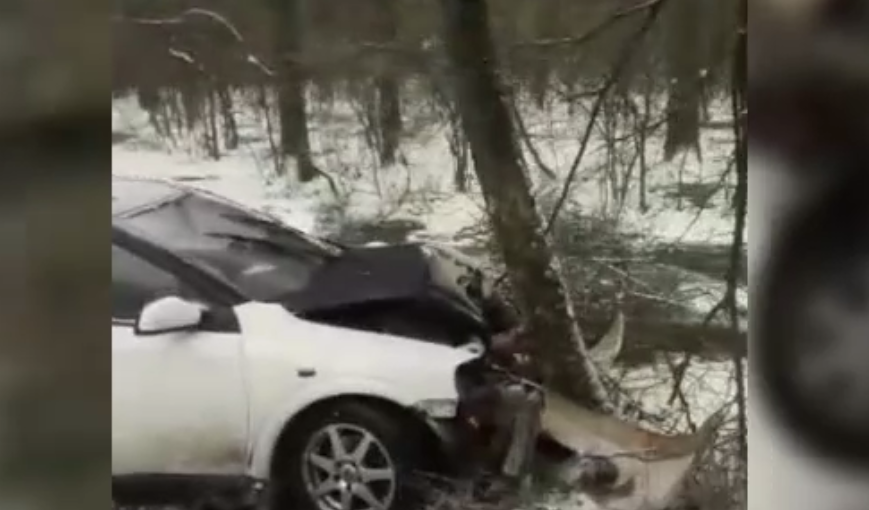 Cinci accidente în Dâmbovița din cauza ninsorii și a poleiului