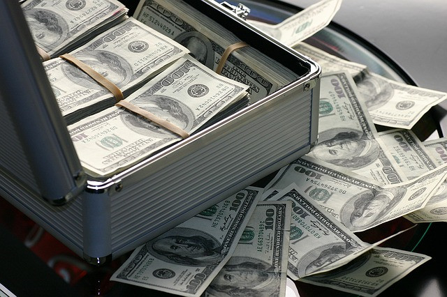 Gestul unui copil de 2 ani, după ce a găsit în casă o sumă mare de bani. "Ne-am blocat, nu am scos o vorbă"