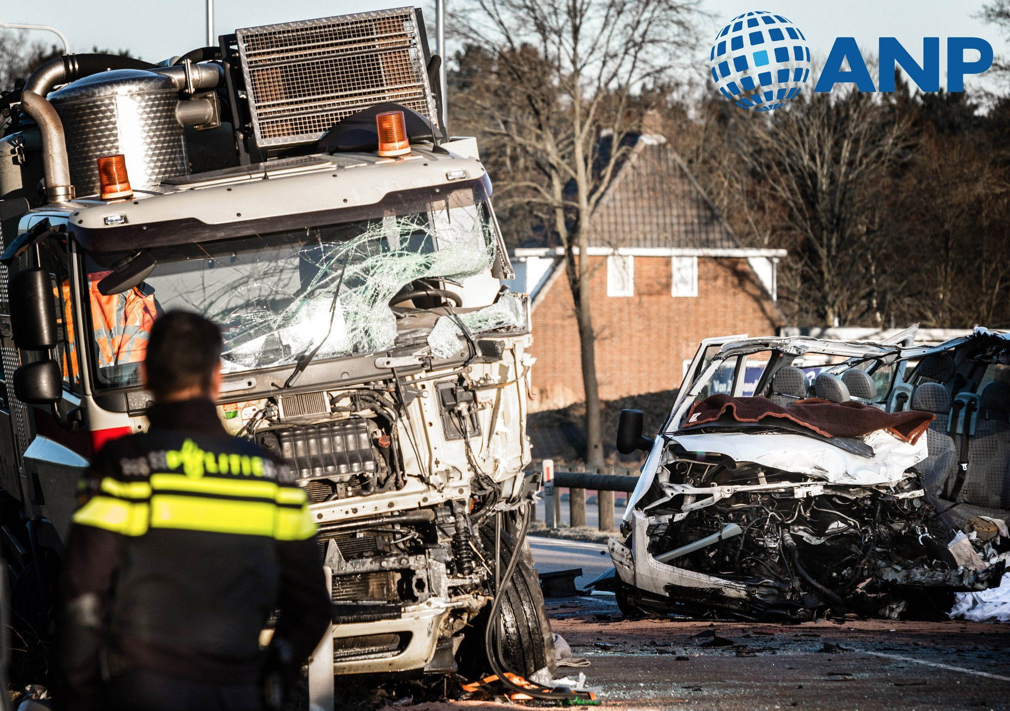 5 români au murit într-un accident în Olanda. Alți 3 au fost răniți grav