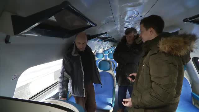 Reacția directorului CFR când vede un vagon proaspăt reabilitat. ”Arată jalnic”