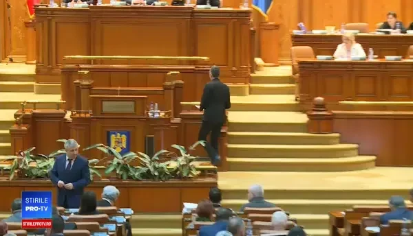 Proteste USR in Parlament, fata de modificarile la legile justitiei