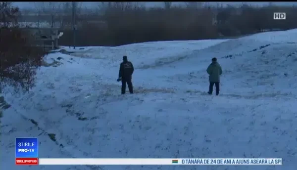 Moarte suspectă în Dâmbovița. Bătrân de 72 de ani, găsit înecat la marginea satului