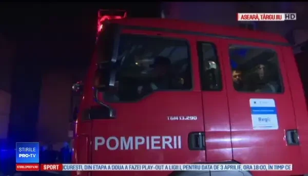 Explozie puternică, urmată de incendiu, într-un bloc din Tg. Jiu. Tânără de 24 de ani, rănită