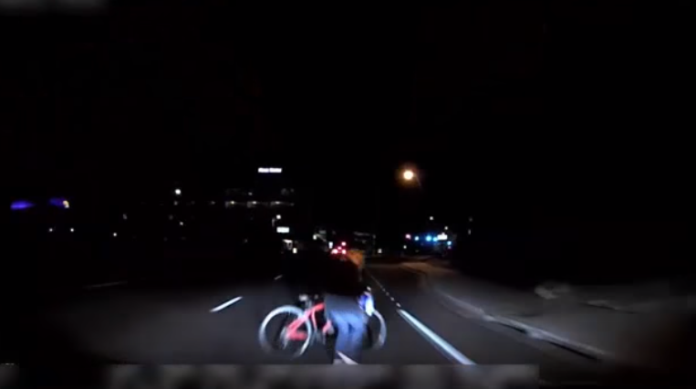 Înregistrarea accidentului mortal produs de o mașină autonomă UBER