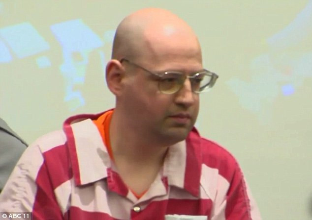 Un american și-ar fi lăsat mama să moară pentru a moșteni 30.000 de dolari