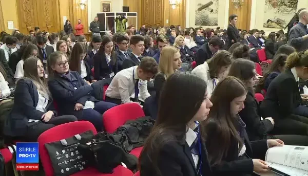 Elevii colegiului Lauder au jucat, pentru 2 zile, rolul ambasadorilor: „Avem nevoie de puțină diplomație”