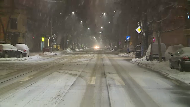 Șoferii se plâng că străzile secundare n-au fost deszăpezite. Cum se circulă în Capitală