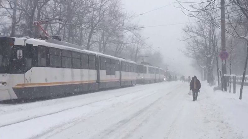 Circulaţia pe linia 41, oprită după ce un tramvai s-a defectat la Piaţa Presei. VIDEO