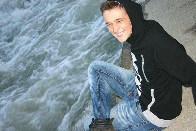 roman, injunghiat, londra,