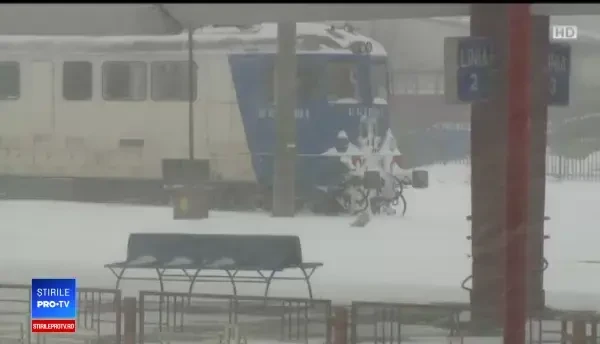 Aeroportul Otopeni: 14 avioane nu au mai decolat sau aterizat. Întârzieri și de 3 ore