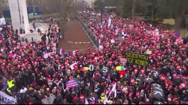 Mii de persoane au protestat, în Polonia, față de legislația privind avortul