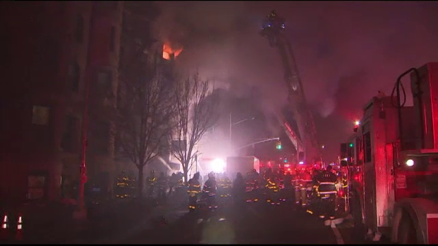 Edward Norton a alertat autoritățile, după izbucnirea unui incendiu la New York. Un pompier a murit