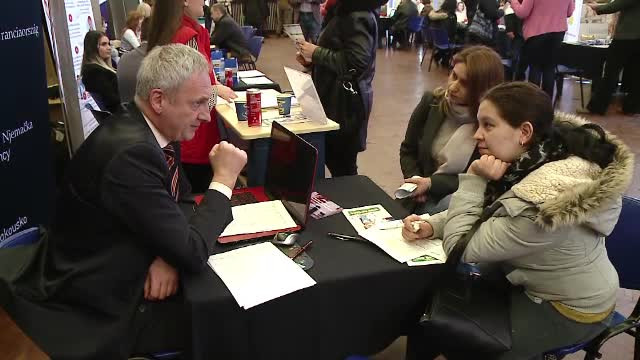 Medicii români preferă tot să plece în străinătate. ”Mărirea e mai mult pe hârtie”