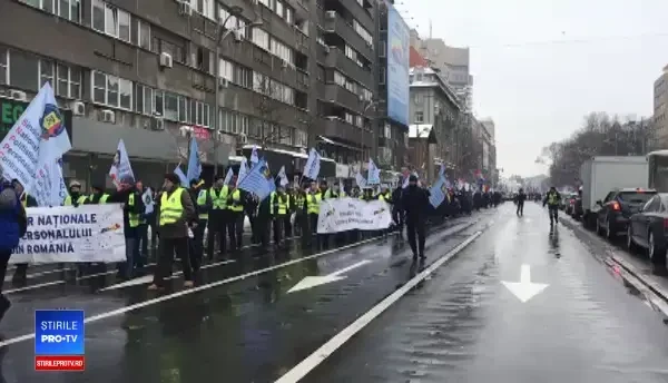 2.000 de sindicaliști protestează la MAI.